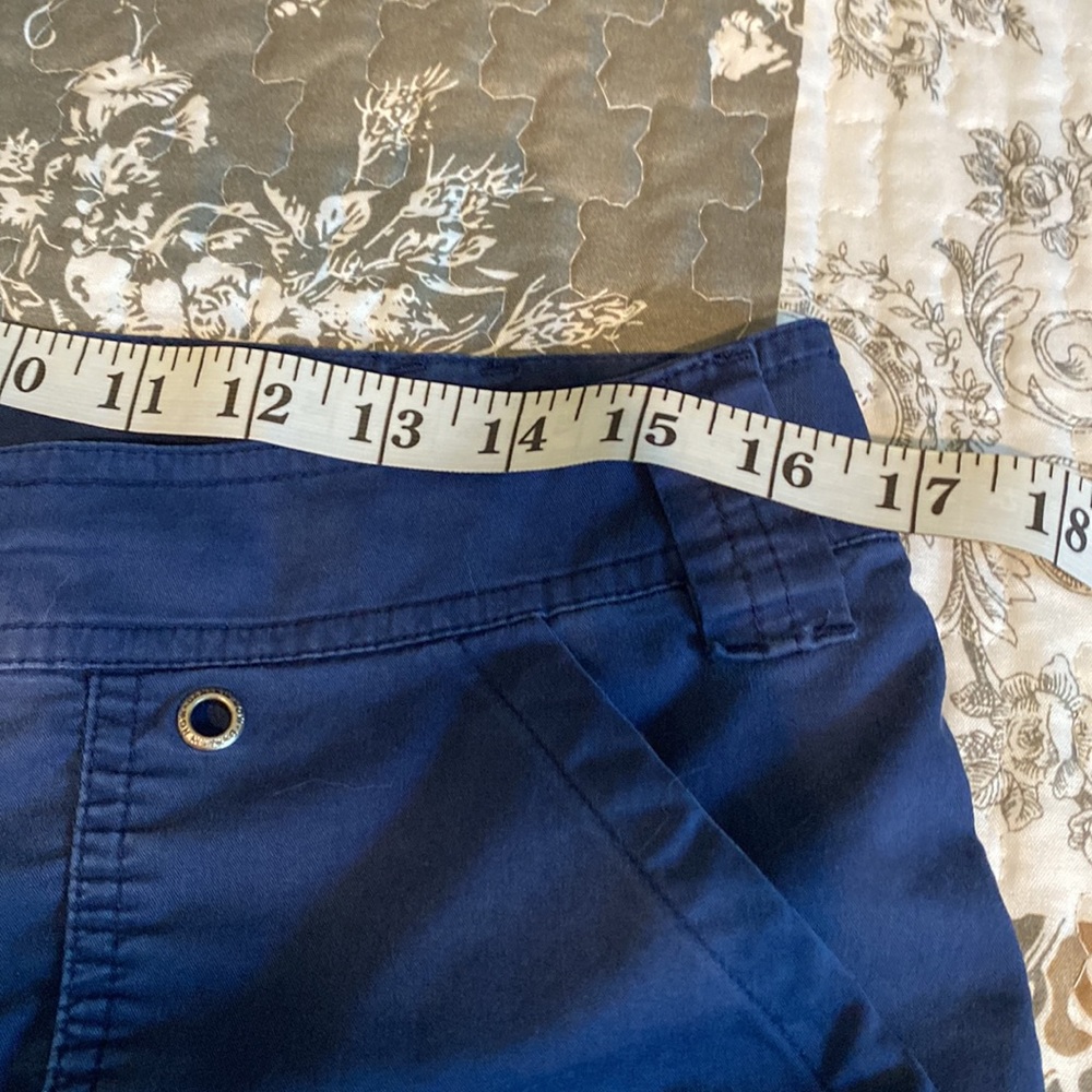 DANSKIN Woman's Shorts - Picture 5 of 8